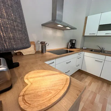 빌라 Unter Dem Ginster - Forest Villa For 12 - 1500M2 Private Garden - Near Willingen Ski Area - Hiking & Nature 브릴온